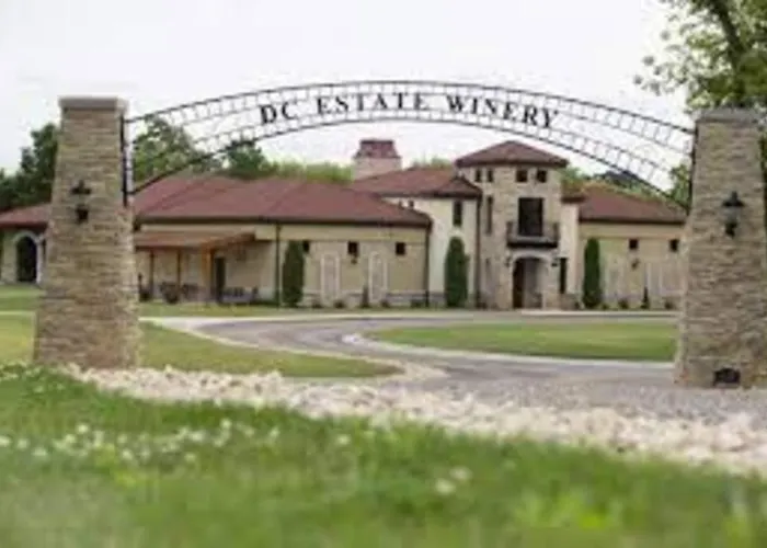 Holiday home Beautiful Craftsman Style W/ Fenced Yard