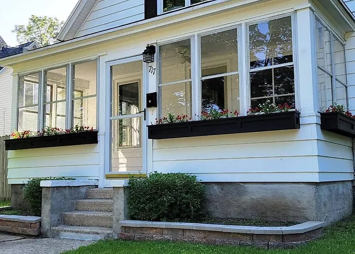 Beautiful Craftsman Style W/ Fenced Yard
